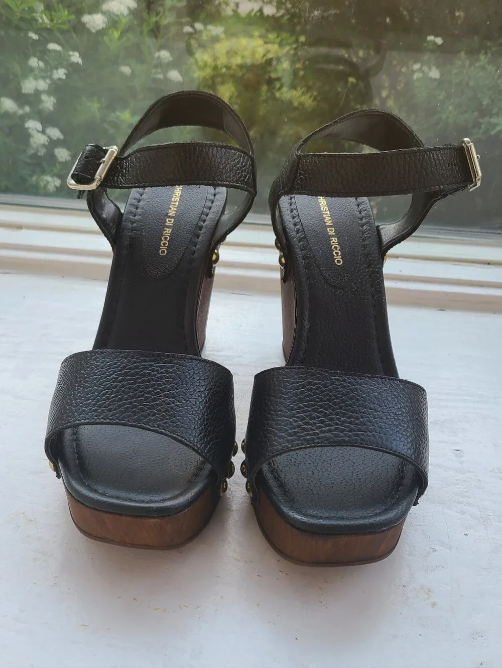 🌟Christian Di Riccio Black Studded Leather Wedge Sandals Size 8 EU 39 Italy - Picture 2 of 9